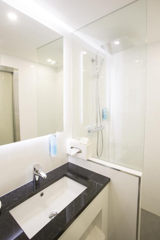 Privilege Room,684528915:JPEG