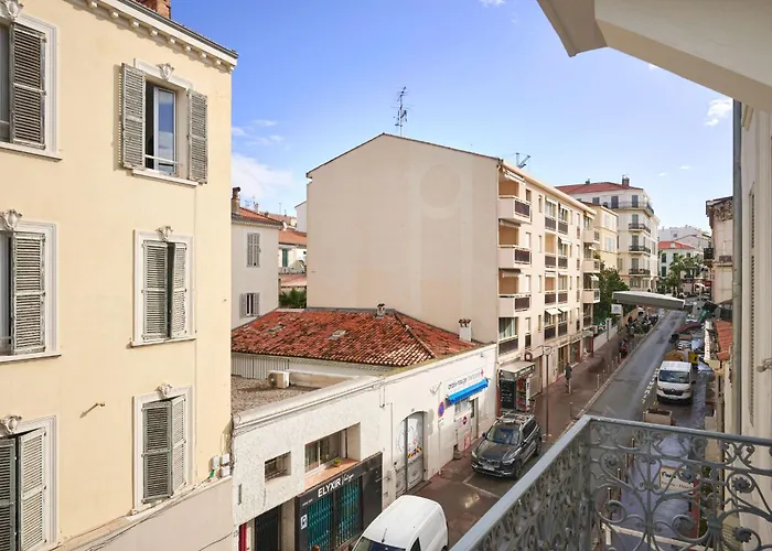 Hotel Des Congres Et Festivals